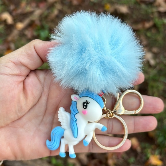 UNICORN KEYCHAIN ๐ (1 PIECE) - Picture 16 of 16